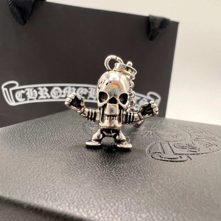 Punk Skull Pendant - Image 1