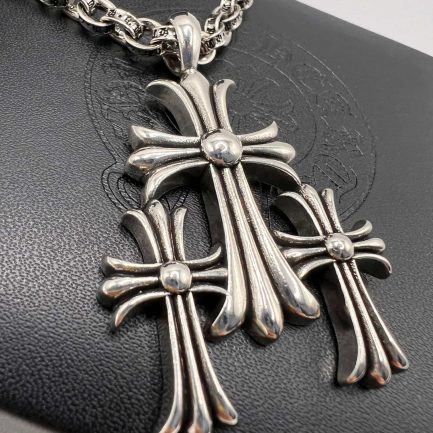 Medieval Knight Cross 3D Model Pendant - Image 1